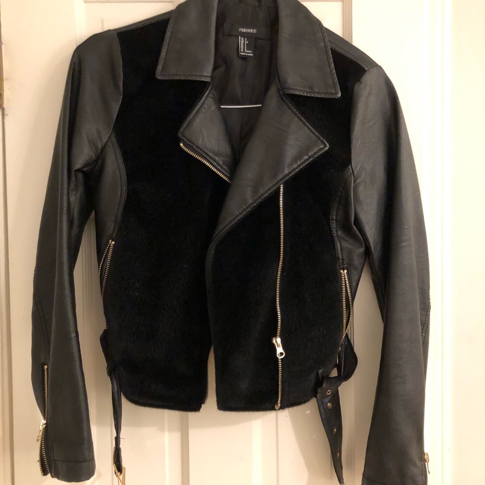 😎 Black Leather & Faux Fur Jacket